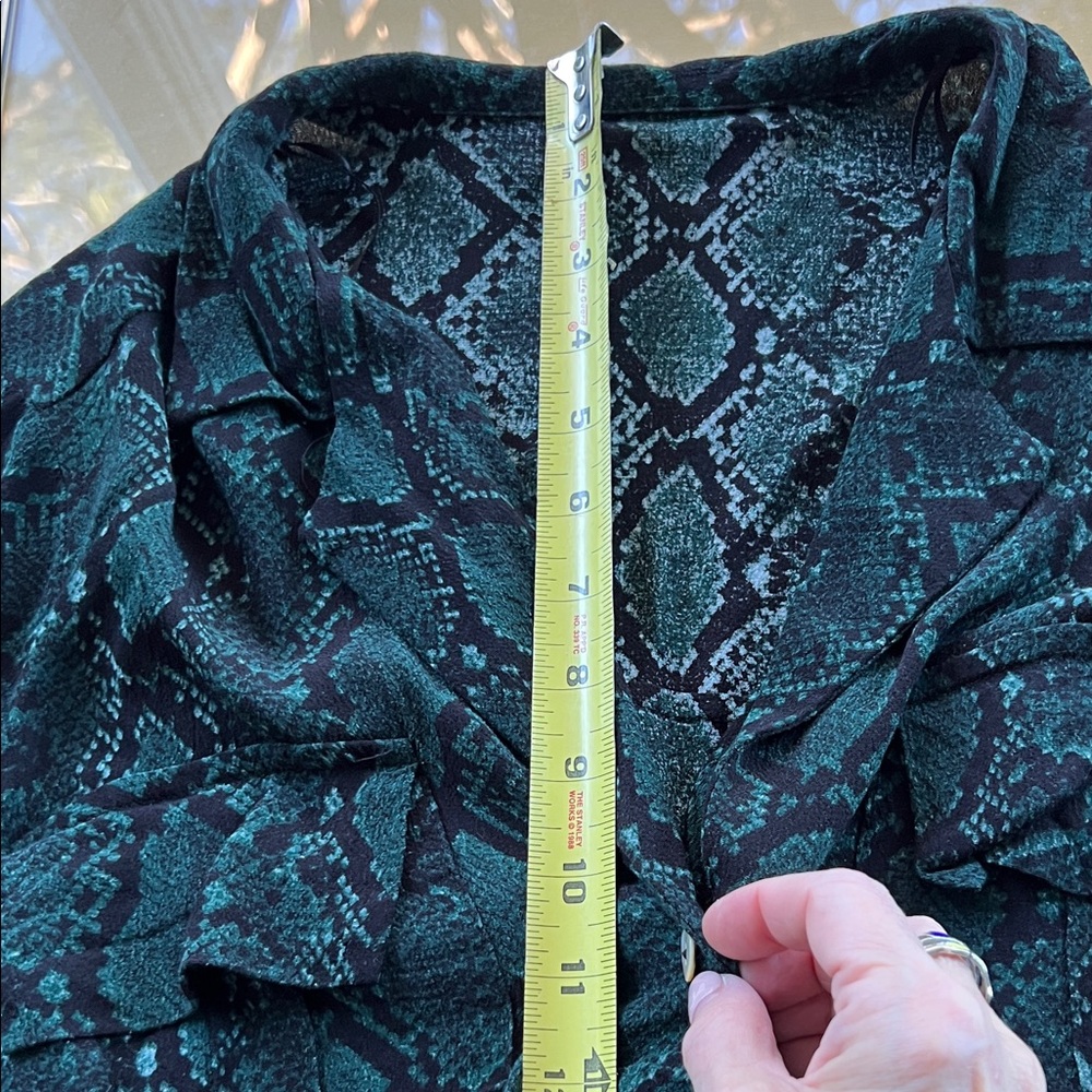 ZARA Green Black snakeskin patterned Button Down Shirt - Picture 15 of 17
